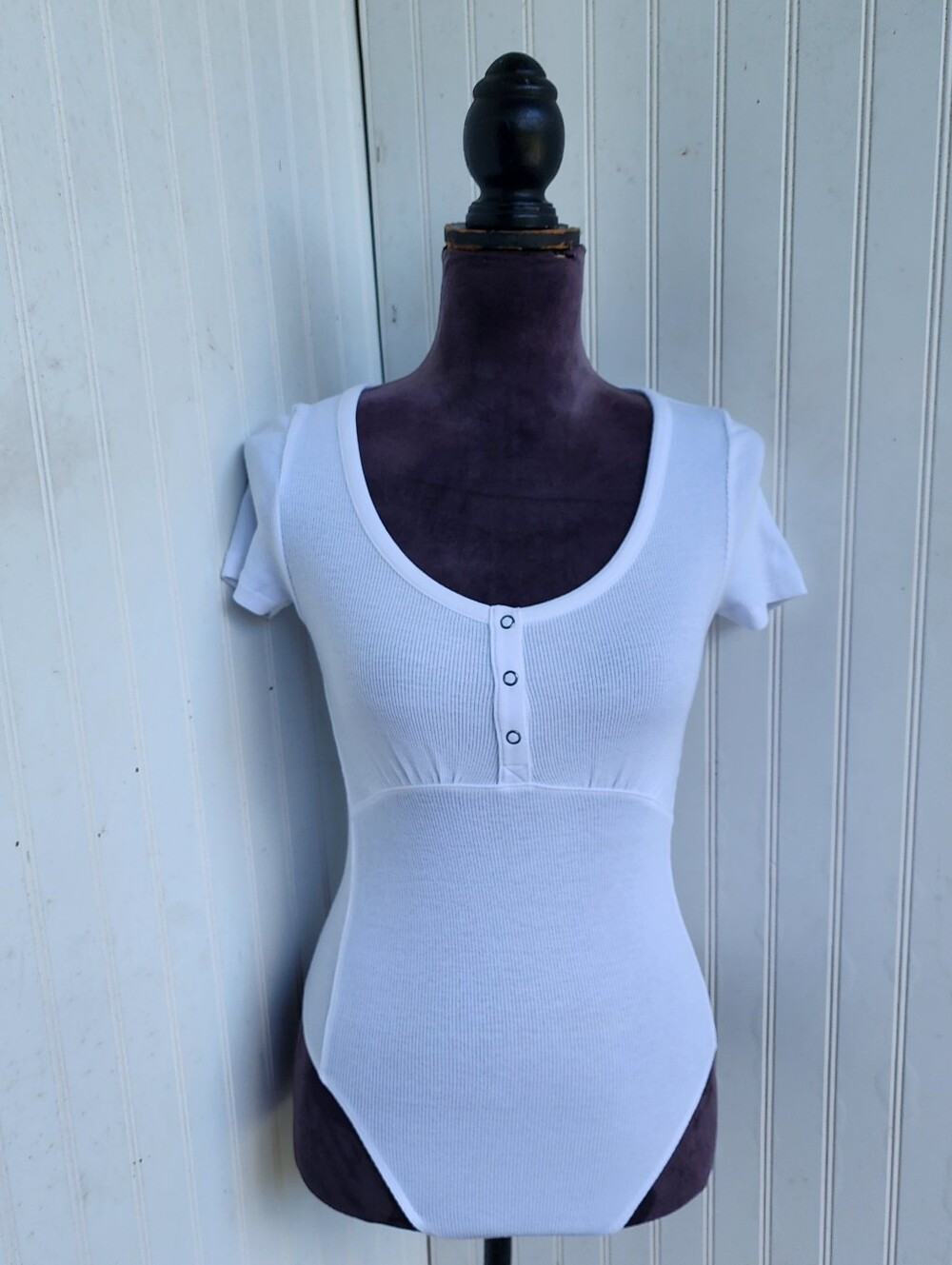 NWT American Eagle Women’s White Ribbed T-Shirt Bodysuit Short Sleeve Snap XS